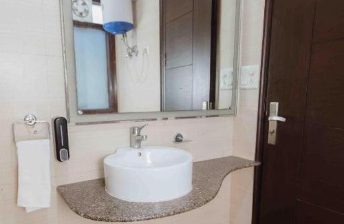 DLF City Hotel | LOOMSTAY SMART INN HOTEL