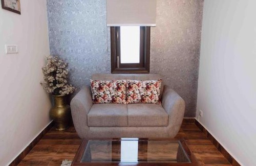 DLF City Hotel | LOOMSTAY SMART INN HOTEL