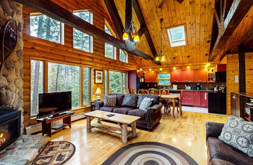 Greenville Cabin | Loon Lodge on Wilson Pond