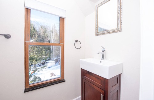 Mountain Cabin | Loon Rapids Eco-Lodge: Eagle's Nest!