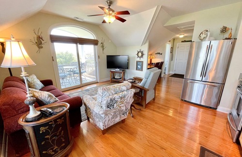 Ocracoke Condo | Loon's Loft: Wonderfully furnished condo centrally located. Pool.
