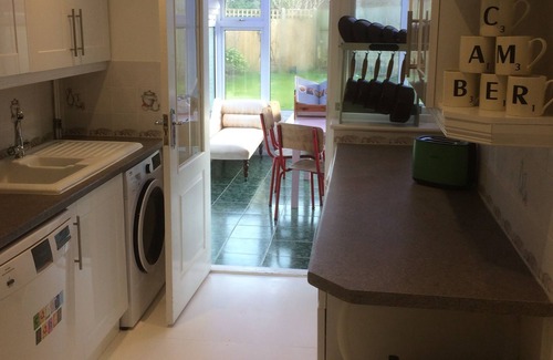 Camber House | Looney Dunes, Camber - 1 min to sand dunes, 2 sunny gardens, 3 bedrooms