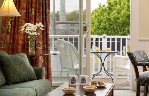 Camden Hotel | Lord Camden Inn