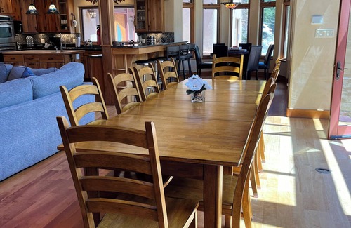 Taos Ski Valley House | Lorelei's Black Diamond Lodge