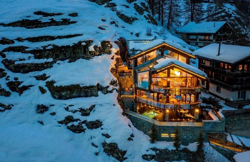 Manhattan Ski Chalet | Lorem ipsum