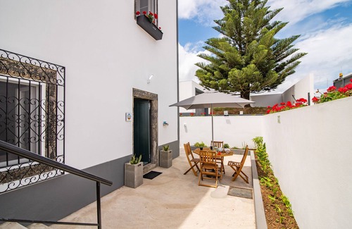 Faja de Baixo House | Loreto Fontenary Home - In the center of Ponta Delgada