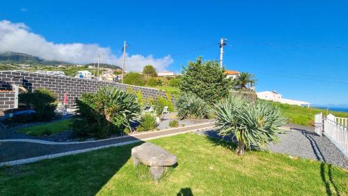 Calheta House | Loreto Rose, Panoramic Ocean and Mountain View