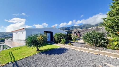 Calheta House | Loreto Rose, Panoramic Ocean and Mountain View