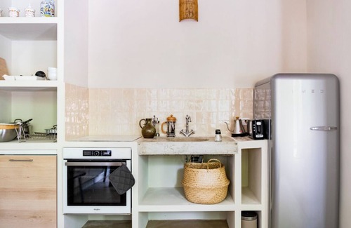 Brignoles Villa | Lorette Cottage - One Bedroom Villa, Sleeps 4