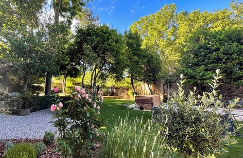 Brignoles Villa | Lorette Cottage - One Bedroom Villa, Sleeps 4