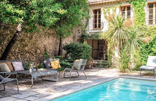 Brignoles Villa | Lorette Cottage - One Bedroom Villa, Sleeps 4