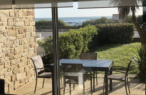 Kerroch Apartment | Loriot1 apartment sea view on the fort blocked, ploemeur