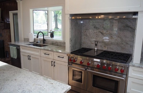 Sister Lakes House | Lorlee - A Large and Luxurious Lakefront Cottage!