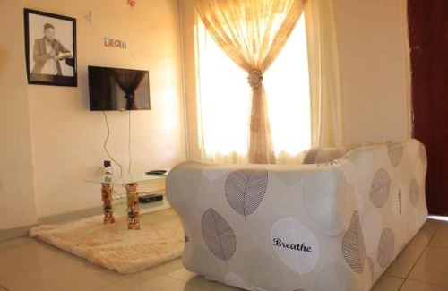 Serowe House | Lormasol Mews Guesthouse