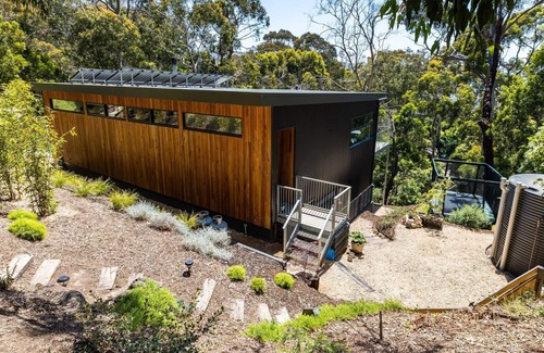 Lorne House | Lorne Hiatus - Perfect Location, WIFI