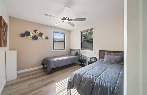 Park Mesa Heights House | Los Angeles Cottage