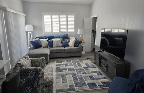 Park Mesa Heights House | Los Angeles Home 2 miles from SoFi Stadium