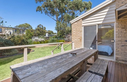 Anglesea House | Los Anglesea - With stunning 180- degree views from the ocean to the forest!