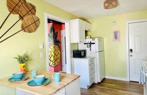 Southeast Salem Apartment | Los Dos- Talavera and Sandia