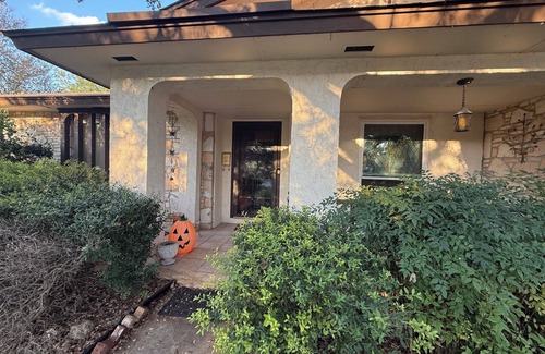 North San Antonio - SAT House | Los Empanadas in San Antonio