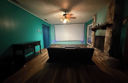 North San Antonio - SAT House | Los Empanadas in San Antonio