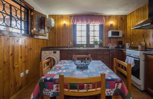 Santa Maria de Guia de Gran Canaria Cottage | Los Paredones Farm - Private Pool - Garden