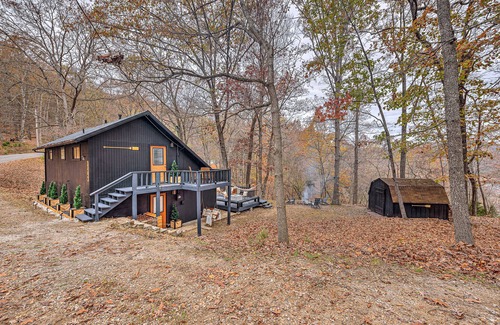 Lost Bridge Village Cottage | LOST CAVE COTTAGE. Easy boat parking, BoHo decor, tons of deck space, and a CAVE