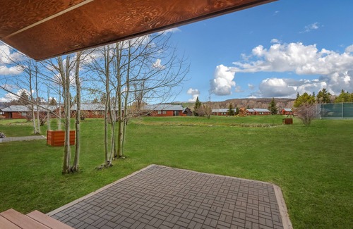 Clark Cabin | Lost Dog - Cozy home away from home