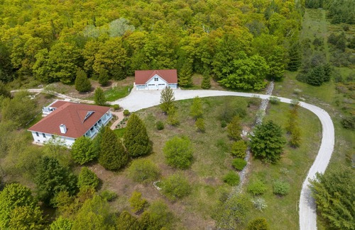 Ellison Bay House | Lost Lane-Secluded Luxury Retreat w/Hot Tub in Ellison Bay