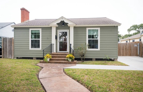 Del Mar Cottage | Lost Naples