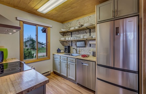 Clark Cabin | Lost Ranger- Semi-private fishing on the Elk River