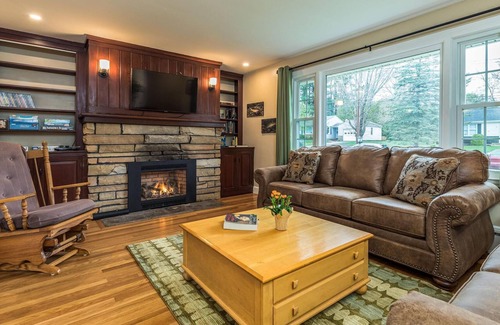 Rochester House | Lots of room at Harvest House!