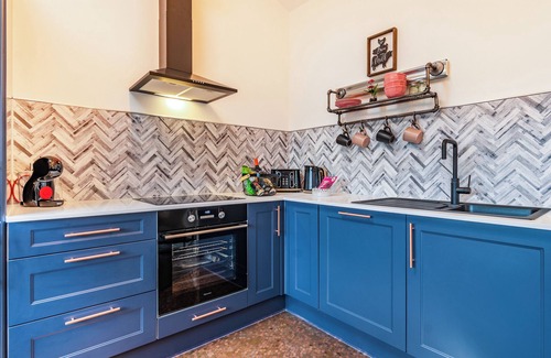 Maidstone Cottage | Lottie's Luxurious Lodge - UK36784