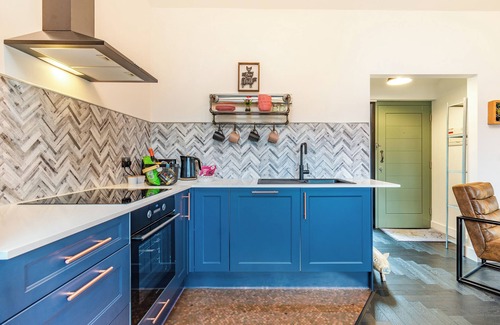 Maidstone Cottage | Lottie's Luxurious Lodge - UK36784