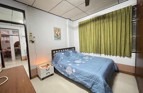 Talat Nuea Villa | Lotus House