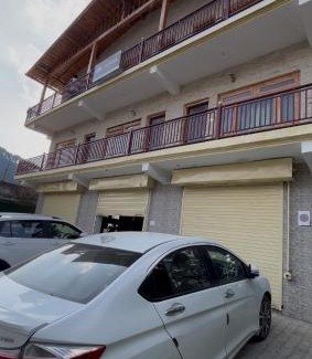 Naukuchiyatal Hotel | Lotus Lake View Inn