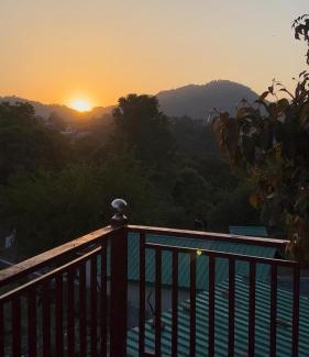 Naukuchiyatal Hotel | Lotus Lake View Inn