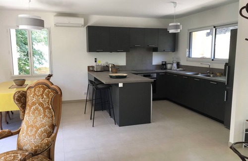 Saint-Leon-sur-Vezere Apartment | Lotus stay in the center of 3 Buddhist monasteries