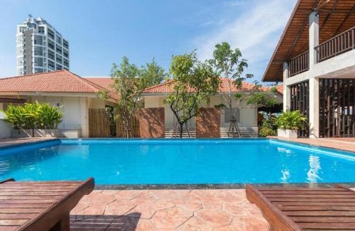 Na Kluea Resort | Lotusland Resort