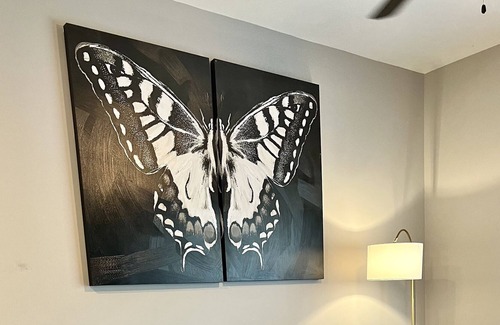 Highview Apartment | Lou Blue! King bed suite w/ Wi-Fi + Self Check-in