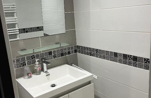 Millau House | Loubat Christophe 335 Bd de Gandalou 12100 Millau