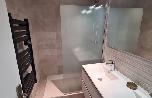 Saint-Tropez Apartment | Loue T3 58m2 Refait à Neuf à 200m de la Plage et 800 du Centre de St Tropez