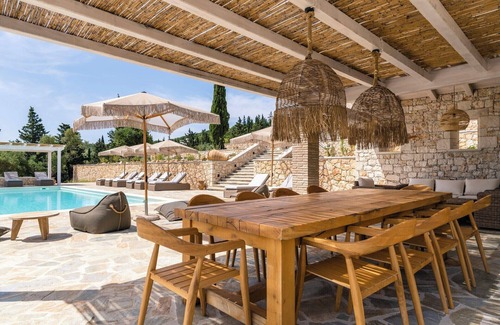 Skinaria Villa | Louisa - Six Bedroom Villa, Sleeps 12