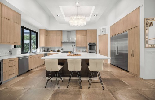 Encino House | Louise Modern - Luxury Smart Estate in Encino w/Pool, Gym & Spa