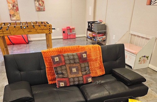 Bashford Manor House | Louisville 4 BR Getaway, Bourbon Trail, Zoo, & More!