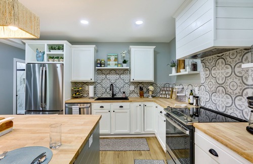 Crescent Hill Apartment | Louisville Vacation Rental ~ 3 Mi to Downtown!