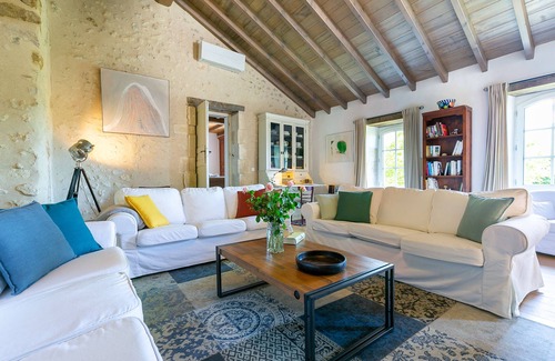 Lusignac House | Loups d'Or up to 10 guests + private salt water pool + panoramic views