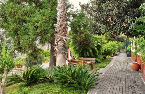 Arco da Calheta Cottage | Loureiros Cottage, a Home in Madeira
