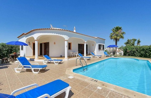 Sesmarias Villa | Lourenço - Amazing Villa with private pool, air/con, BBQ, Free Wi-Fi, near amenities