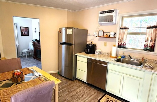 Luray Cabin | Love and Dreams | 1 Bed, 1 Bath